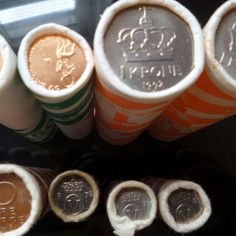 Mynt ruller i kvalitet 0 og 2stk keiser mynter