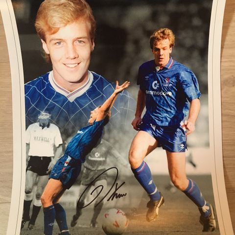 Chelsea fantastisk signert fotocollage av Kerry Dixon. COA/ektehetsbevis.