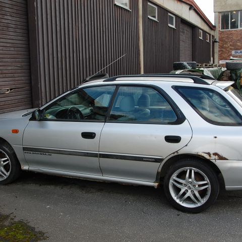 Subaru Impreza 1993-2012 , selges i deler/er til demontering.