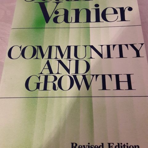 Community and Growth av Jean Vanier