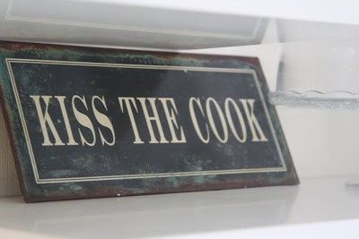 "Kiss The Cook" dekorskilt selges!