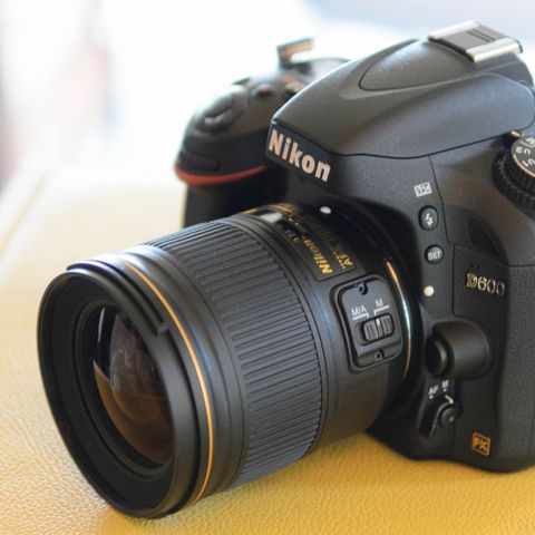 Nikon D610 Kamerahus + dvs objektiver