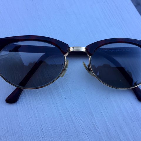 Ray-Ban solbriller selges