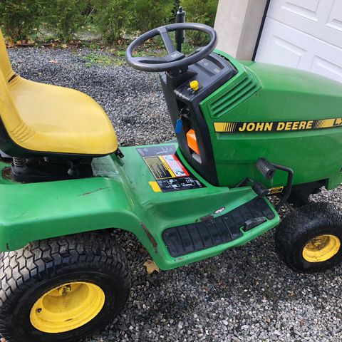 John Deere ØNSKER Å KJØPE 