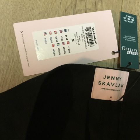 Nye bukser designet Jenny Skavland VeroModa LV: 82 cm M med tag