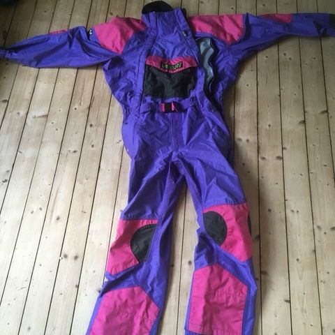 Alpindress (heldress) retro fra 80t/90 tallet kjøpes!