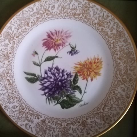 Flowers of the world , Boehm. fine bone porcelain plate, tallerken samlingobjekt