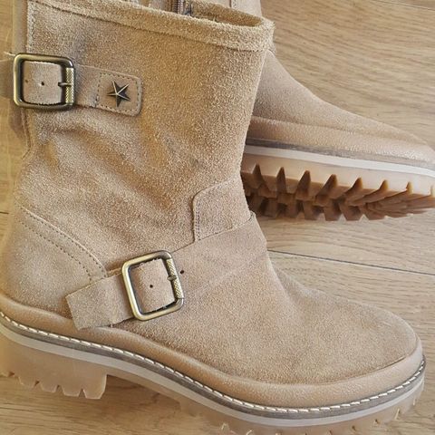 JULEGAVE TIPS. Str.37-38. Kule Tommy Hilfiger BEIGE / CAMEL farge støvler.