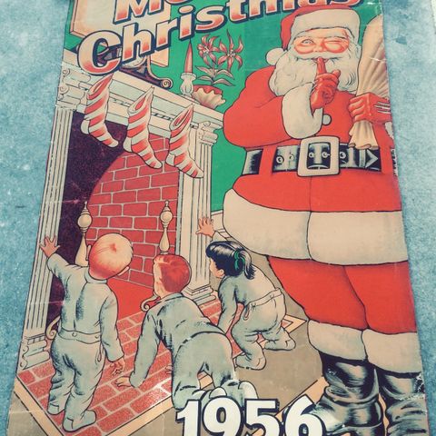 EKTE VINTAGE STORT PLAKAT MED JULENISSEN SANTA CLAUS DATERT 1956