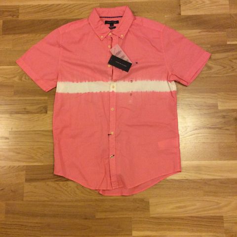 NY! Tommy Hilfiger slim fit skjorte for herre (størrelse m)