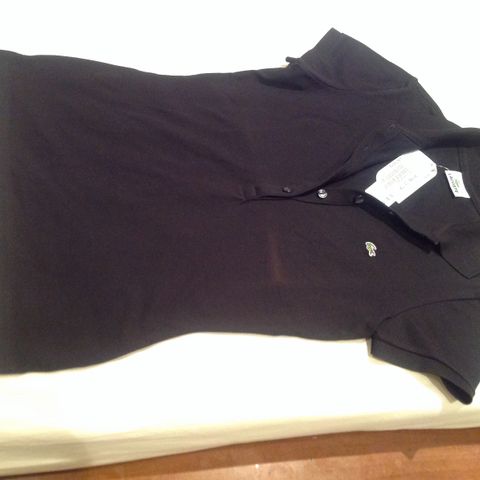 Lacoste Mini   stretch svart Dame T- skjorte helt ny.