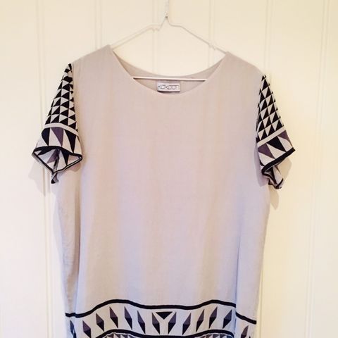 Kokoon Bluse med mønster str. M - 100% silke!