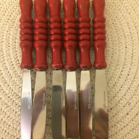 6 røde fruktkniver i rustfritt stål