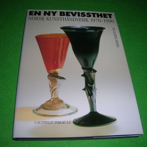 En ny bevissthet. Norsk kunsthåndverk 1970-1990