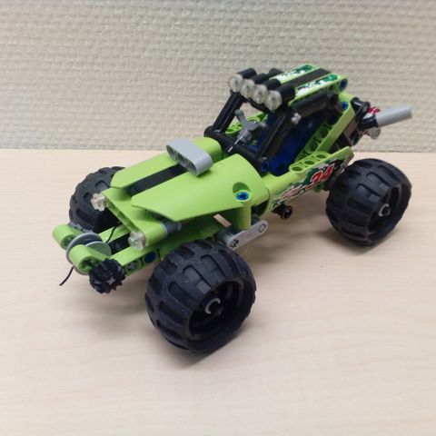 Desert Racer (42027) fra Lego Technic