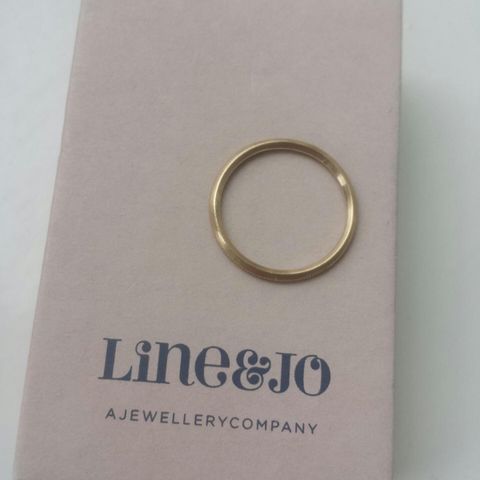 Line & Jo Miss Roberta Gold ring