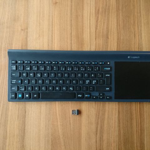 LOGITECH Wireless All-in-One Keyboard TK820 tastatur