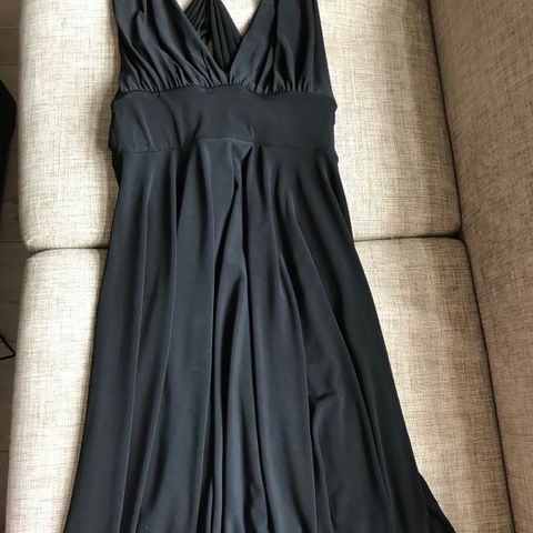Eksklusiv sort festkjole kjøpte i USA (kan brukes i 4 forskjellige måter)