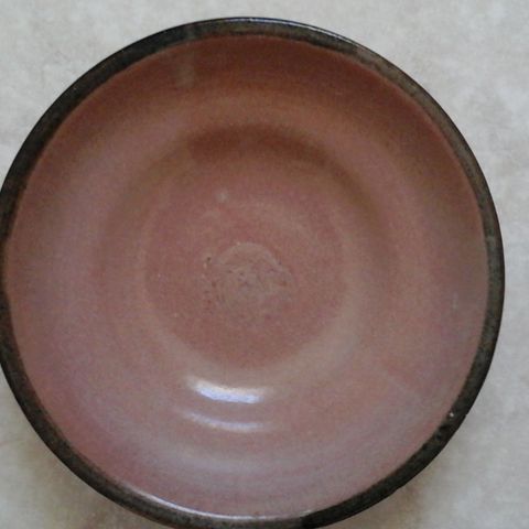 Eldre keramikk skål