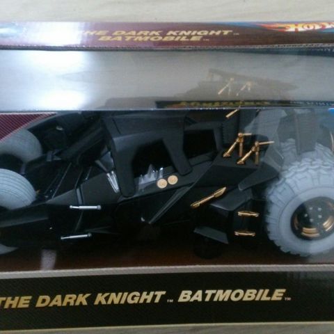 BATMOBILE  The dark knight  1/18