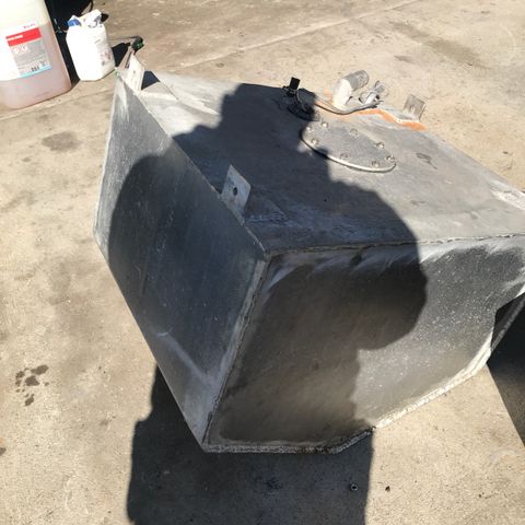 Drivstoff tank i aluminium