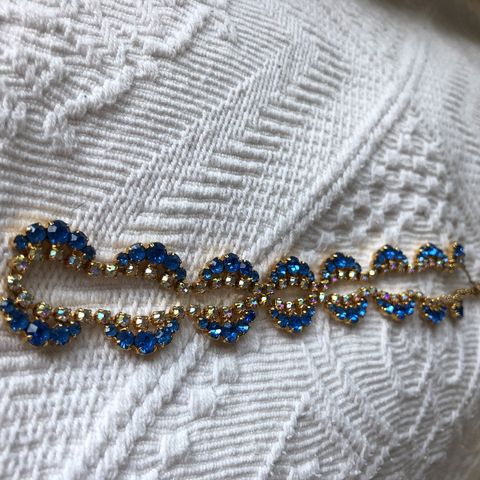 Vintage smykke med blå steiner