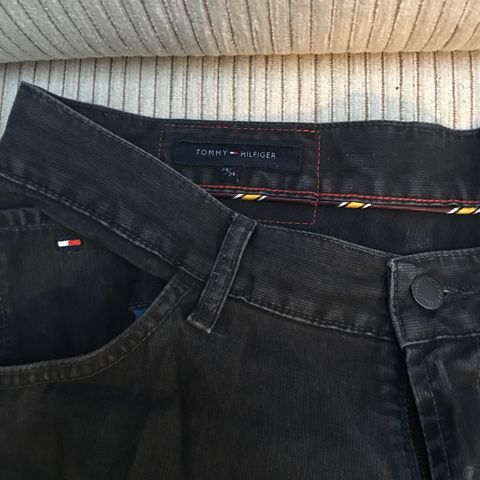 Brede ben! Tommy Hilfiger sort jeans str 34/34