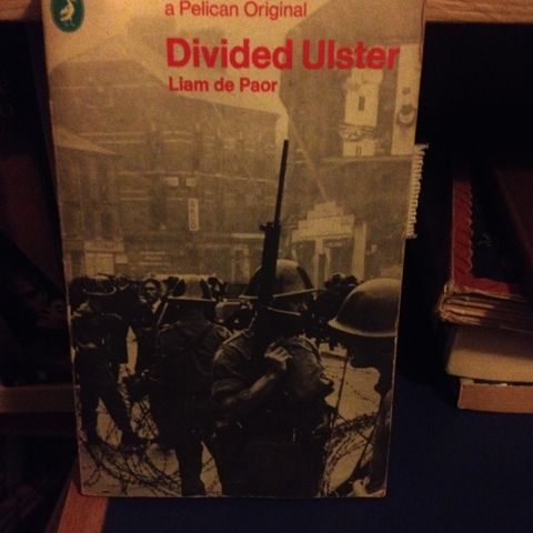 Divided Ulster av Liam De Paor til salgs.