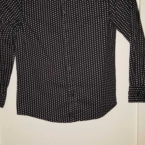 To skjorter fra H&M str 128 kr 50