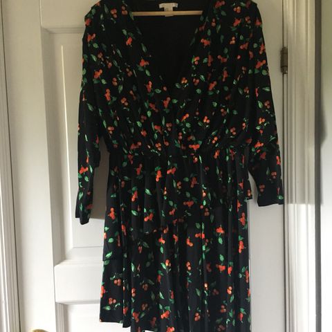 Mønstrete kjole fra H&M (XL/42-44)