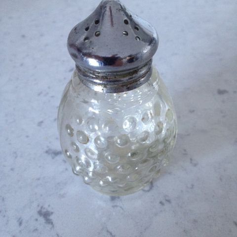 Vintage 1950s-60s Table Pepper Condiment Pot