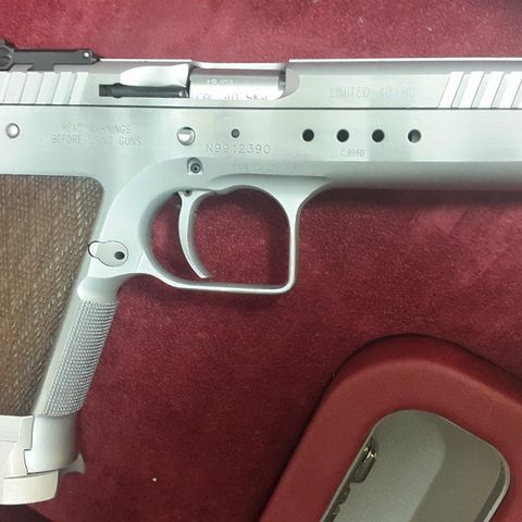 Tanfoglio Limited Custom HC  40 cal.