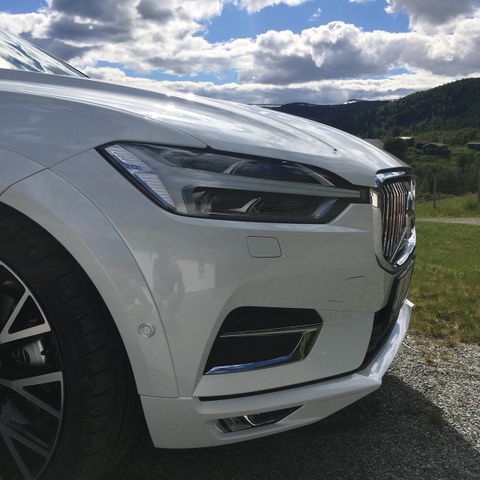 Volvo XC60 2019 modell Inscription front/støtfanger