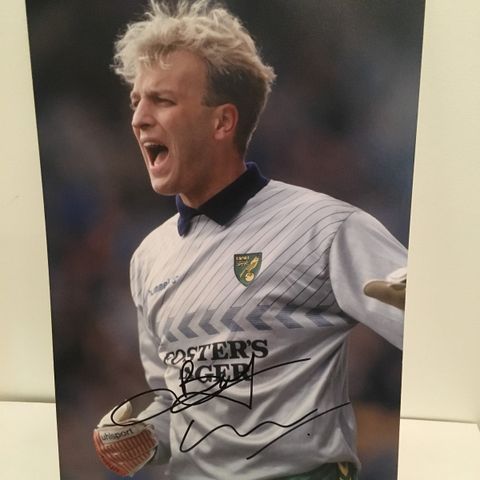 Norwich City - Bryan Gunn signert A4-fotografi