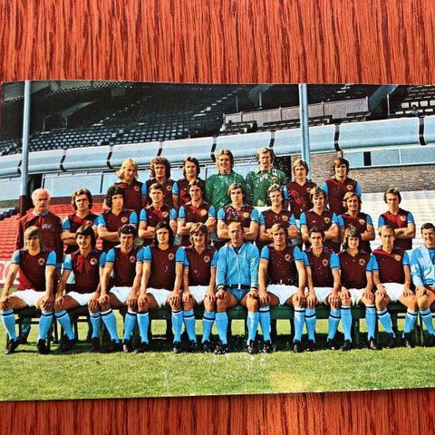 Aston Villa lagbilde ubrukt postkort fotballkort fra 1975 – Utgitt i England