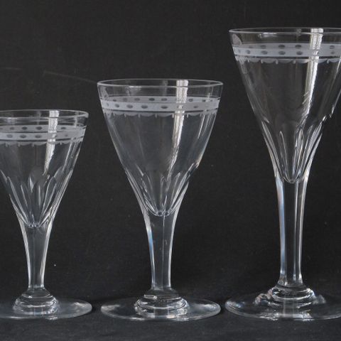 Hadeland glass, Elinor gravert 1956-1974. Se mine andre annonser også.