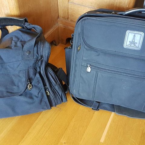 Travelpro, mørk blå, PC veske og liten skulderbag/ toalettveske