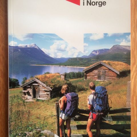 1 praktisk og flott håndbok/hefte «fjellturer i Norge» Den er ny!