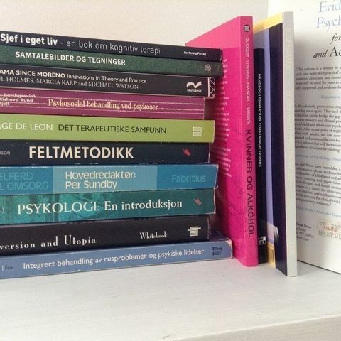 Faglitteratur - psykisk helse, rus, psykologi, sosiologi.