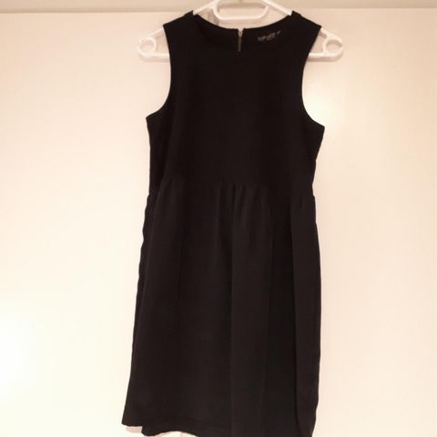 TOPSHOP KJOLE STR 36