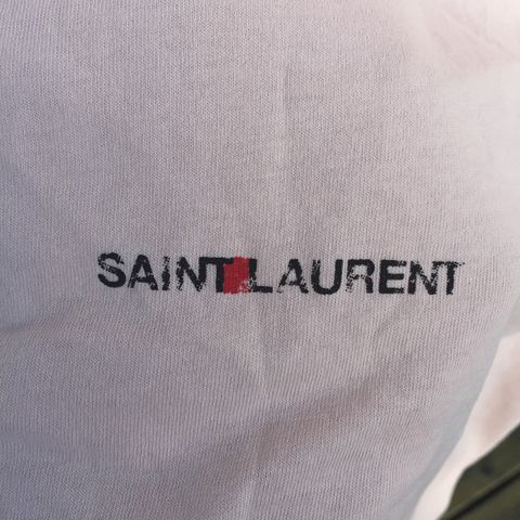 Saint Laurent distressed logo t-skjorte (XS, dame)