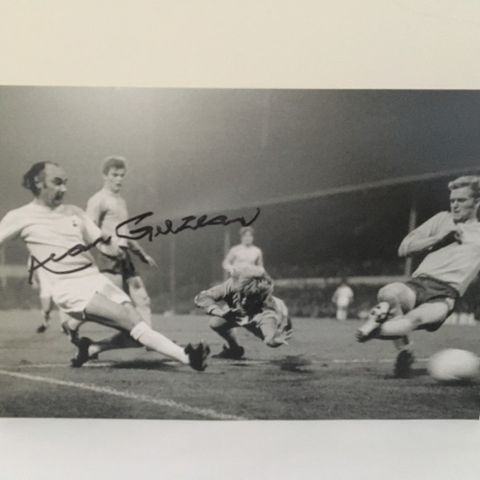 Tottenham Hotspur - Alan Gilzean autentisk signert fotografi - med COA