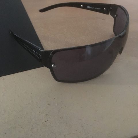 Solbriller italiensk design.99kr