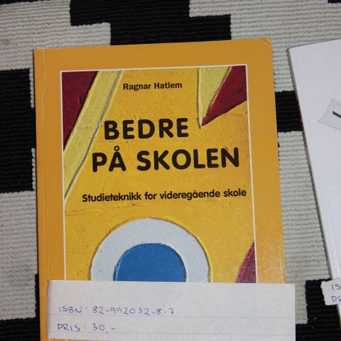 Skolebøker, bacelor og master økonomi