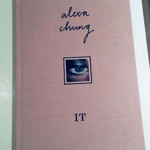 ALEXA CHUNG- IT - COFFETABLE BOOK