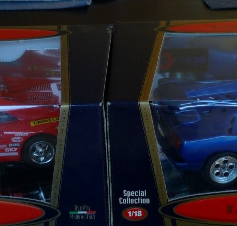 Modellbil  Ferarri GTO 1984 1:18 og Corvette Convertible 1998 byggesett 1:24