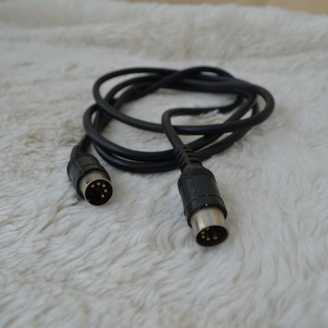 DIN audio signal kabel.