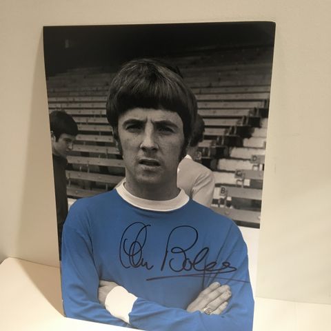 Manchester City - Stan Bowles signert A4-fotografi med COA