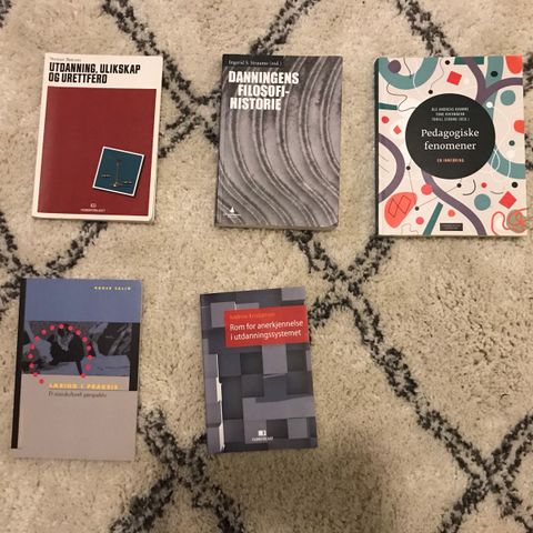 Diverse bøker til pedagogikk