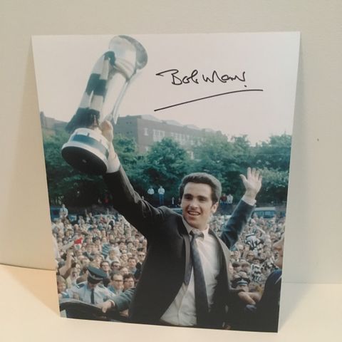 Newcastle United - Bobby Moncur flott signert 20x25 cm fotografi m/COA